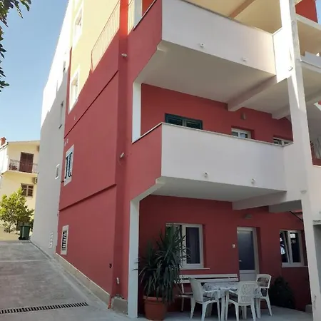 Damir Apartment *